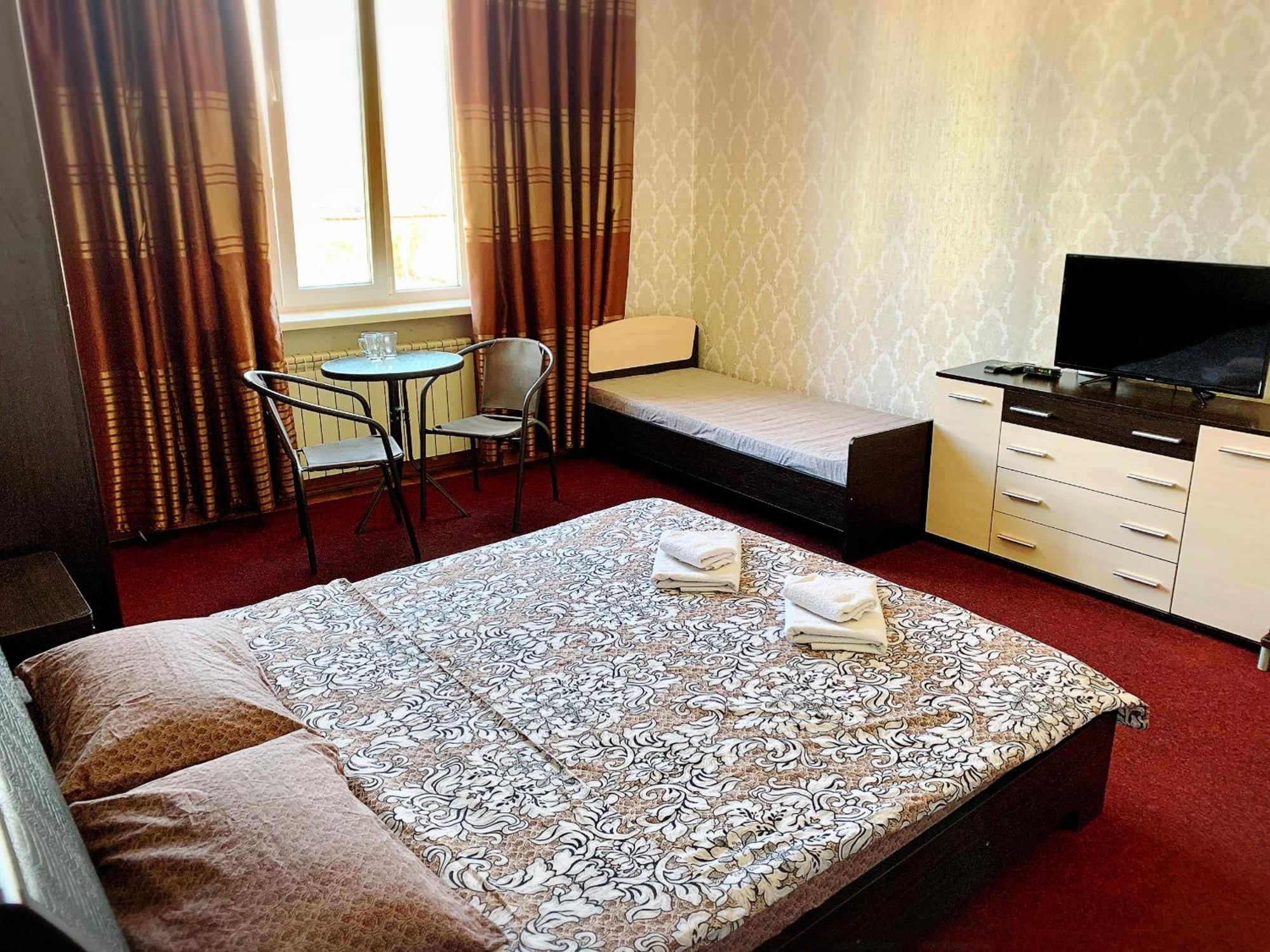 Mini-Hotel Sakvoyage Tjernivtsi Exteriör bild