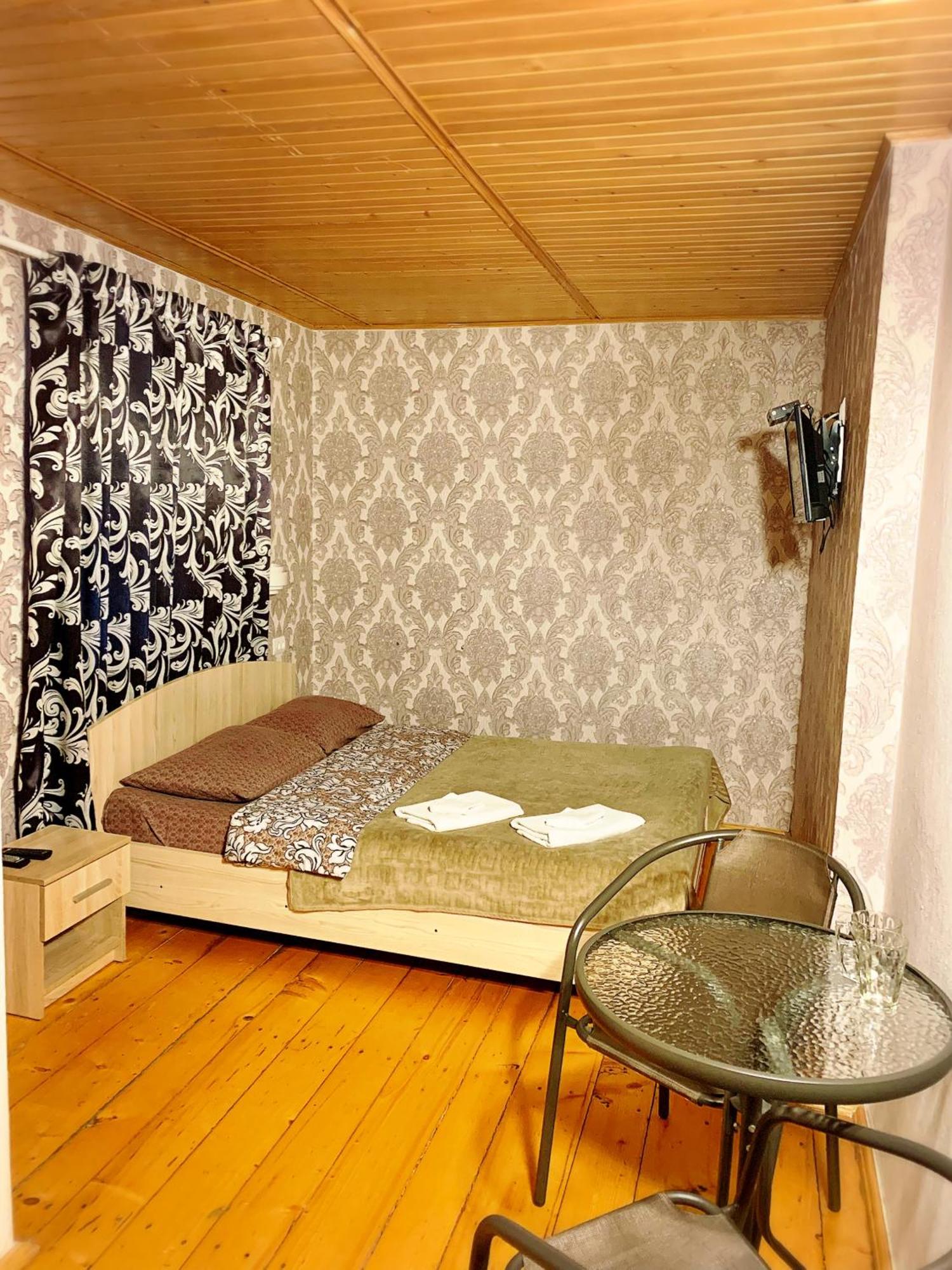 Mini-Hotel Sakvoyage Tjernivtsi Exteriör bild