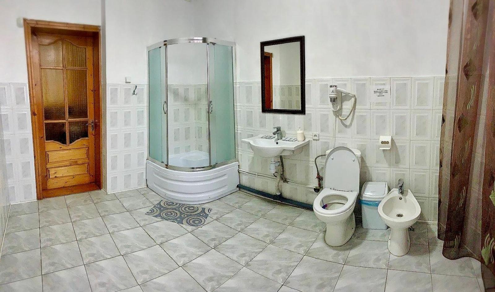 Mini-Hotel Sakvoyage Tjernivtsi Exteriör bild